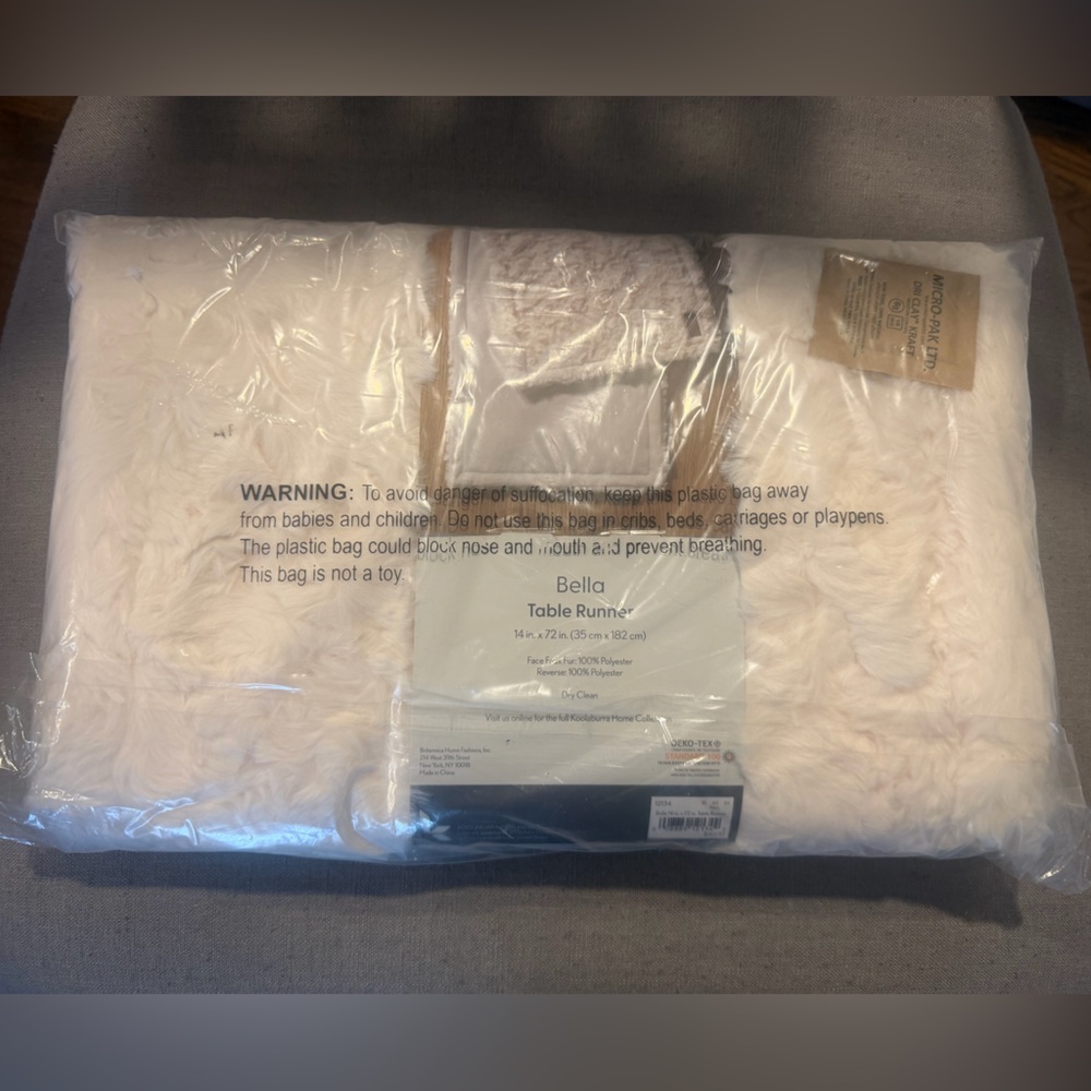 Ugg Koolaburra Bella Ivory Table Runner Super Plush 14x72 NEW - Picture 3 of 4